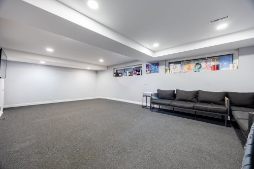 Basement - 5741 Av. Blossom, Côte-Saint-Luc, QC - Indoor Photo Showing Other Room