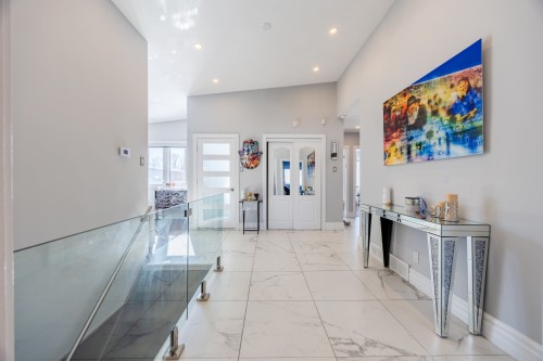 Mud Room - 5741 Av. Blossom, Côte-Saint-Luc, QC - Indoor Photo Showing Other Room
