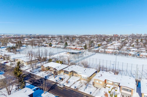 View - 5741 Av. Blossom, Côte-Saint-Luc, QC - Outdoor With View