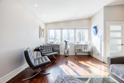 Living Room - 5741 Av. Blossom, Côte-Saint-Luc, QC - Indoor Photo Showing Living Room