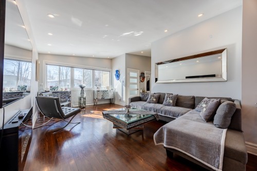 Living Room - 5741 Av. Blossom, Côte-Saint-Luc, QC - Indoor Photo Showing Living Room