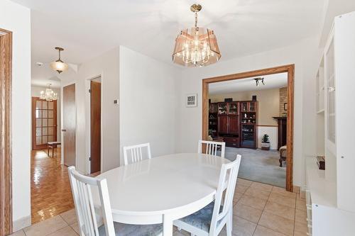 Coin-repas - 124 Rue Stéphanie, Dollard-Des-Ormeaux, QC - Indoor Photo Showing Dining Room
