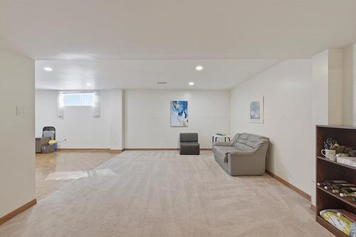 Sous-sol - 124 Rue Stéphanie, Dollard-Des-Ormeaux, QC - Indoor Photo Showing Other Room