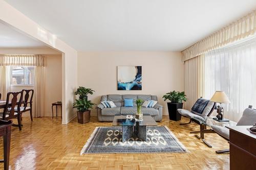 Salon - 124 Rue Stéphanie, Dollard-Des-Ormeaux, QC - Indoor Photo Showing Living Room