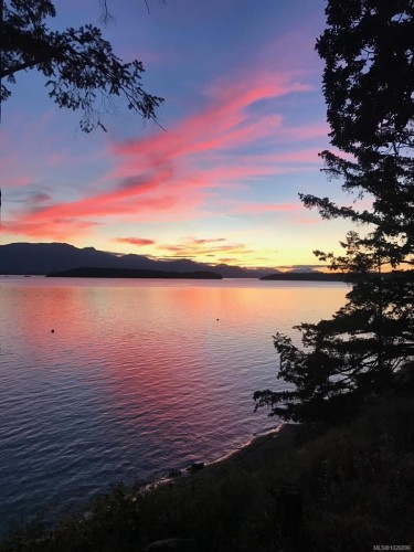 171 Mcgill Rd, Salt Spring, BC 