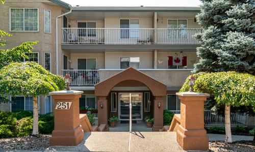 109-251 6 Street  Salmon Arm, BC V1E 1J9