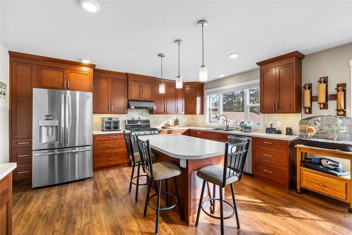 966 313Th Drive, Kimberley, BC - Indoor Photo Showing Kitchen