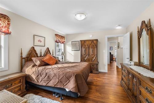 966 313Th Drive, Kimberley, BC - Indoor Photo Showing Bedroom