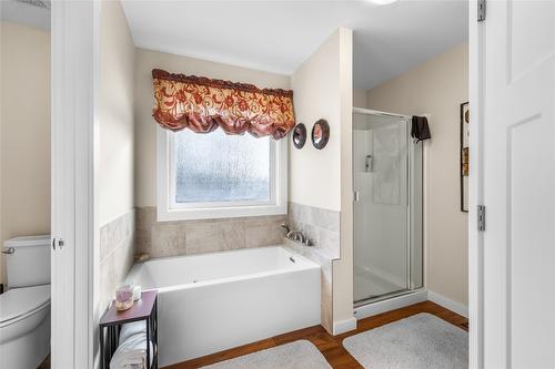 966 313Th Drive, Kimberley, BC - Indoor Photo Showing Bathroom