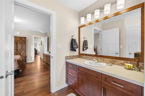 966 313Th Drive, Kimberley, BC - Indoor Photo Showing Bathroom