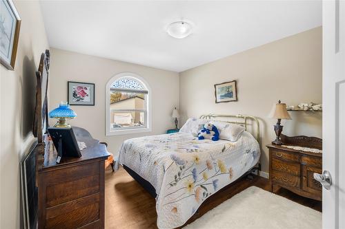 966 313Th Drive, Kimberley, BC - Indoor Photo Showing Bedroom