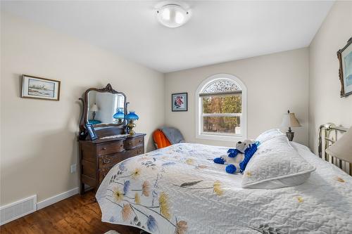 966 313Th Drive, Kimberley, BC - Indoor Photo Showing Bedroom