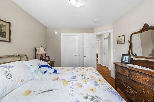 966 313Th Drive, Kimberley, BC - Indoor Photo Showing Bedroom