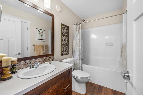 966 313Th Drive, Kimberley, BC - Indoor Photo Showing Bathroom
