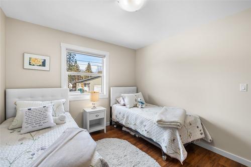 966 313Th Drive, Kimberley, BC - Indoor Photo Showing Bedroom