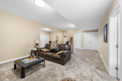 966 313Th Drive, Kimberley, BC - Indoor Photo Showing Living Room