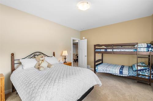 966 313Th Drive, Kimberley, BC - Indoor Photo Showing Bedroom