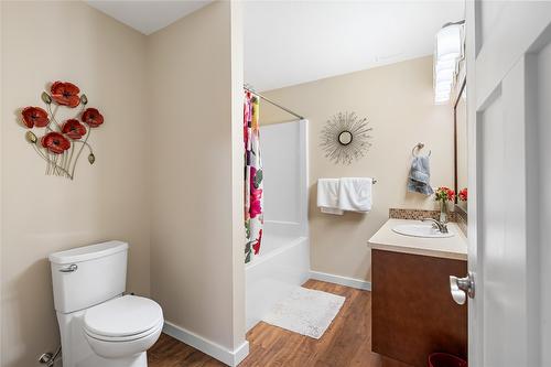 966 313Th Drive, Kimberley, BC - Indoor Photo Showing Bathroom