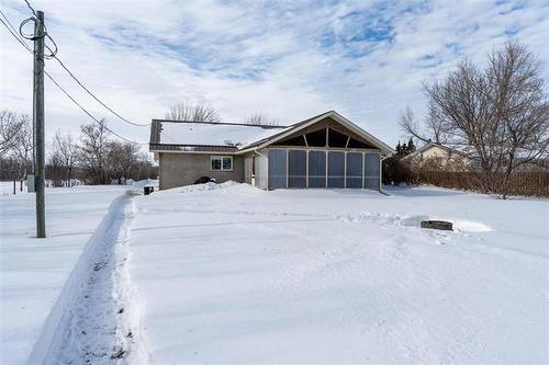 20 Poplar Ave, Ashern, MB 