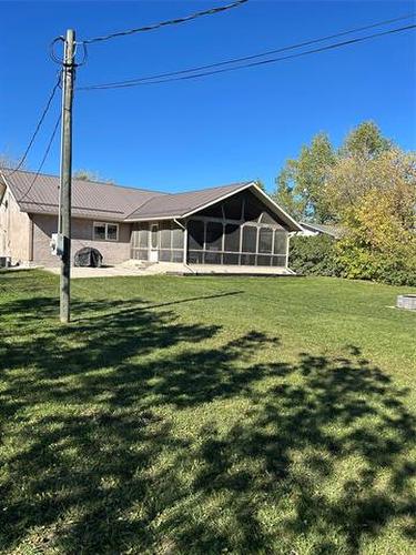 20 Poplar Ave, Ashern, MB 