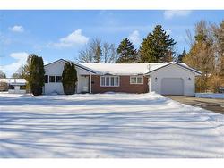 12 Dunrobin ST  Rothesay, NB E2E 3R3