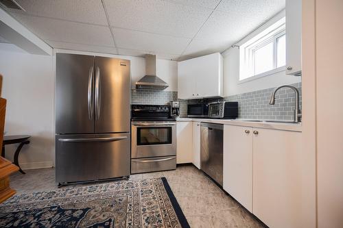 Intergenerational - 360 Rue Proteau, Saint-Eustache, QC - Indoor Photo Showing Kitchen