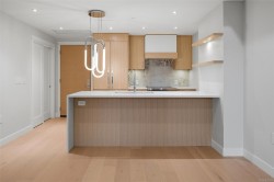 205-5229 Cordova Bay Rd  Saanich, BC V8Y 2L1