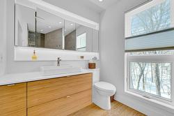 Salle de bains attenante à la CCP - 