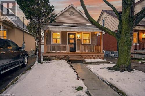 196 PALING Avenue  Hamilton, ON L8H 5J7