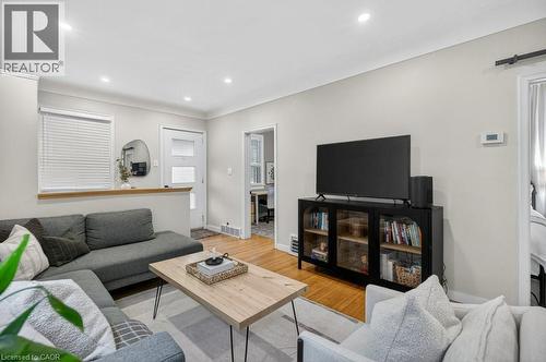 196 Paling Avenue, Hamilton, ON - Indoor Photo Showing Living Room