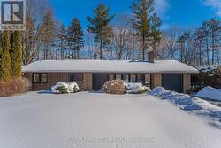 15 LEACOCK DRIVE  Ottawa, ON K2K 1R6