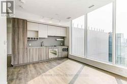 805 - 898 PORTAGE PARKWAY  Vaughan, ON L4K 0J6