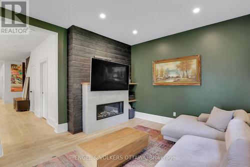 597 Maclaren Street, Ottawa, ON - Indoor Photo Showing Living Room With Fireplace