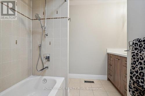5300 Palmetto Place, Mississauga, ON - Indoor Photo Showing Bathroom