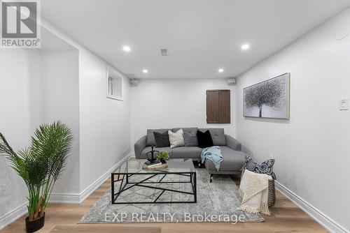 203 Grovehill Crescent, Kitchener, ON - Indoor