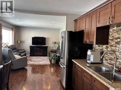 1003 11Th Street, Humboldt, SK - Indoor Photo Showing Kitchen With Double Sink