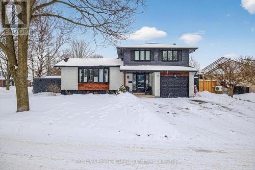 44 Cumberland Crescent, London North (North G), ON - Outdoor With Facade