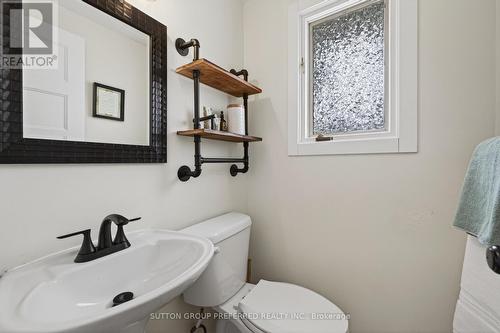 44 Cumberland Crescent, London North (North G), ON - Indoor Photo Showing Bathroom