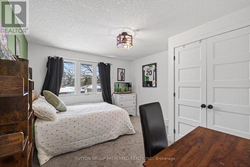 44 Cumberland Crescent, London North (North G), ON - Indoor Photo Showing Bedroom