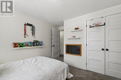 44 Cumberland Crescent, London North (North G), ON - Indoor Photo Showing Bedroom