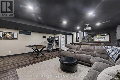 44 Cumberland Crescent, London North (North G), ON - Indoor