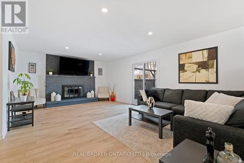24 Keefer Road, Thorold (Confederation Heights), ON - Indoor Photo Showing Living Room With Fireplace