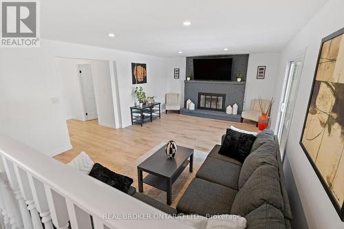 24 Keefer Road, Thorold (Confederation Heights), ON - Indoor Photo Showing Living Room With Fireplace