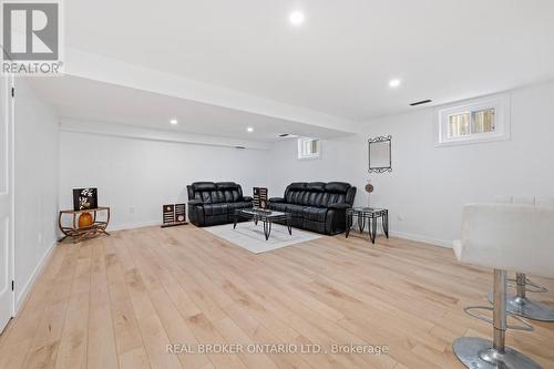 24 Keefer Road, Thorold (Confederation Heights), ON - Indoor