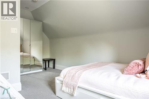 3 Oakwood Place, Hamilton, ON - Indoor Photo Showing Bedroom