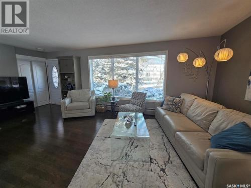 503 Edmonton Street, Broadview, SK - Indoor Photo Showing Living Room