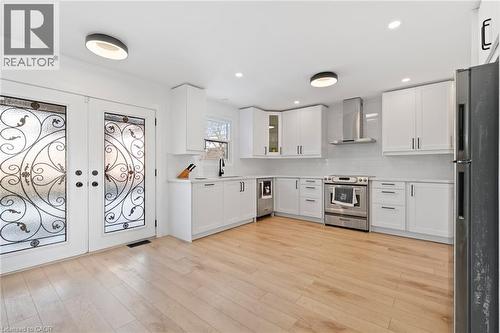 24 Keefer Road, Thorold, ON - Indoor Photo Showing Kitchen With Upgraded Kitchen