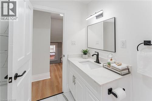 Gorgeous fully renovated home! New full bathroom! - 15 Barnesdale Avenue N, Hamilton, ON - Indoor Photo Showing Bathroom
