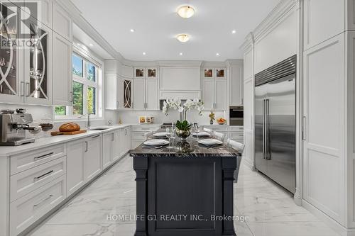 70 Appleyard Avenue, Vaughan, ON - Indoor Photo Showing Kitchen With Upgraded Kitchen
