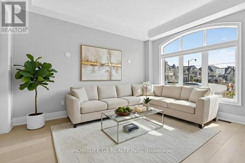 70 Appleyard Avenue, Vaughan, ON - Indoor Photo Showing Living Room